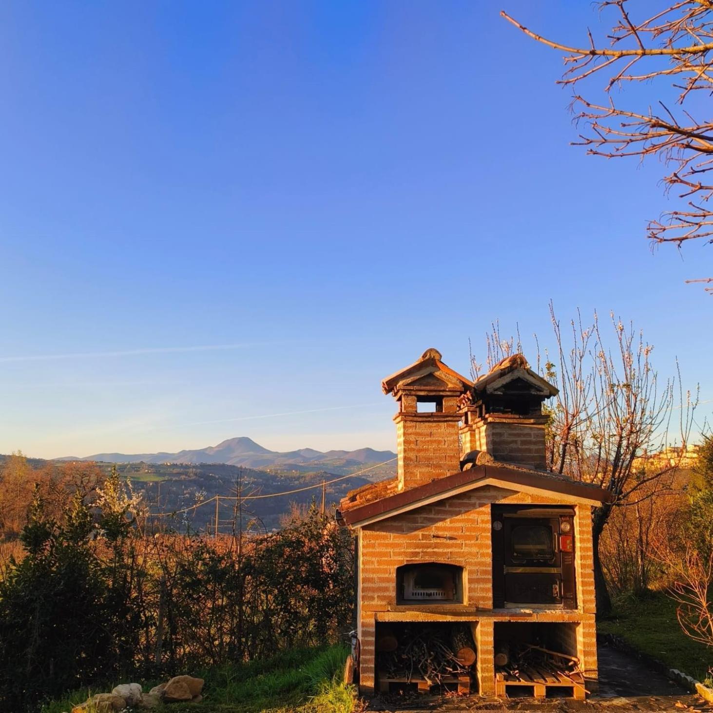 B&B Nel Vigneto Castelplanio ภายนอก รูปภาพ